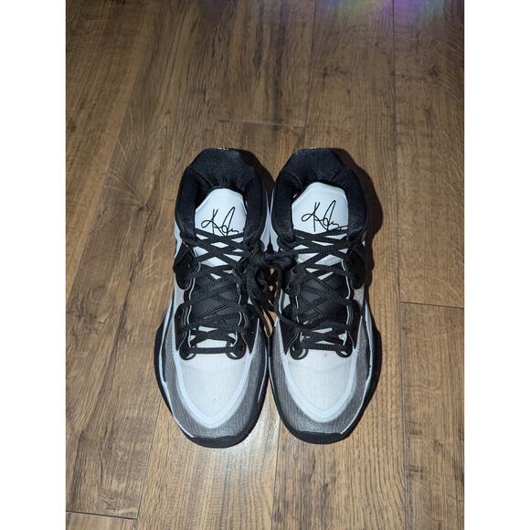 Nike Other - Nike Kyrie Infinity Team Basketball Black White Panda Mens Size 9 DO9616-100